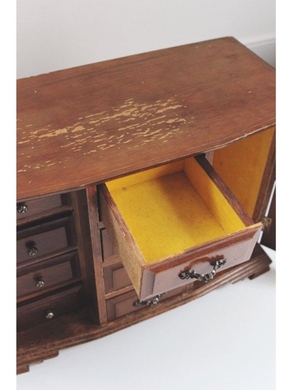 Vintage Wooden Jewelry Box Armoire London Leather - Ornate Glass Doors - Mid Cen - Picture 6 of 8